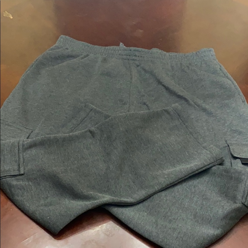 Men’s charcoal sweat pants, size 2XL.
